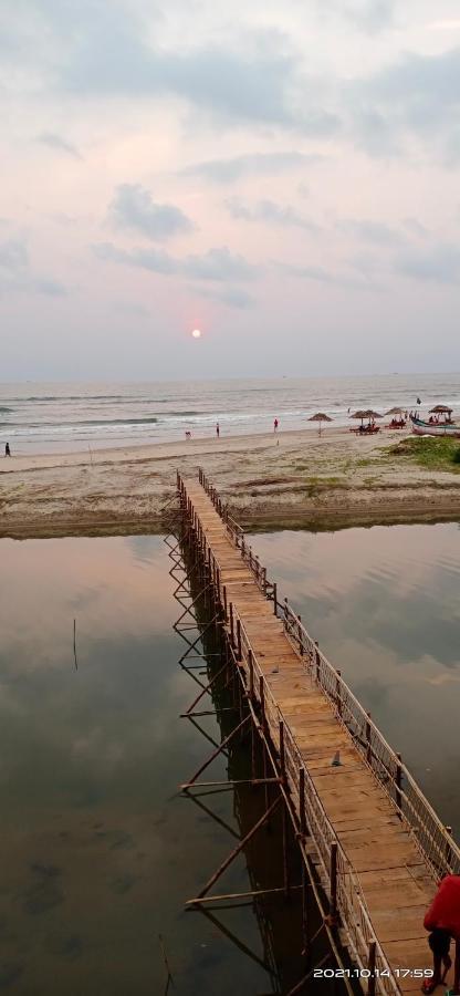 Sunset & Waves Resort, Mandrem Beach Exterior foto