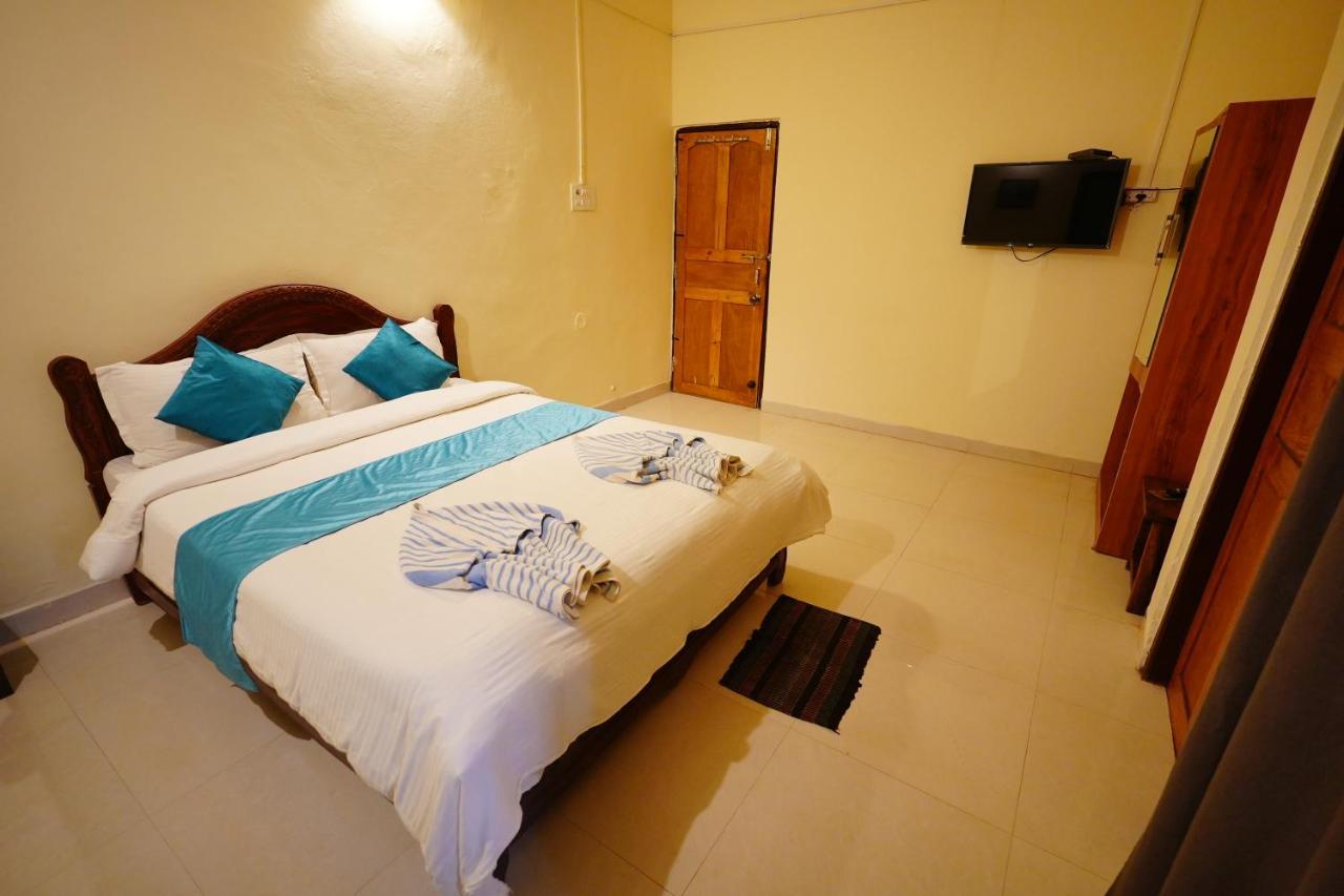 Sunset & Waves Resort, Mandrem Beach Exterior foto