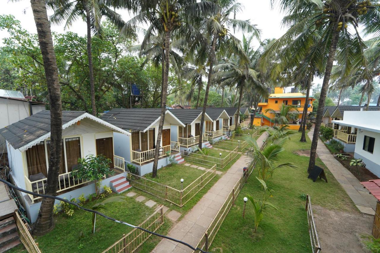 Sunset & Waves Resort, Mandrem Beach Exterior foto